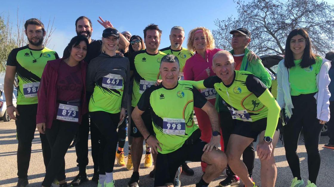 Οι δρομείς της Santa Running Team στον 21ος Δρόμος Αργολικού Κόλπου «Παναγιώτης Παπαβασιλείου» με την χαρακτιριστική πράσινη εμφάνιση.